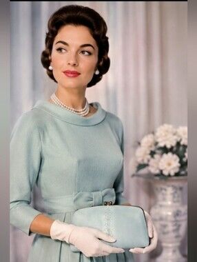 Elegant Women's Vintage-1950s SEAFOAM  Pale Blue BAYONET